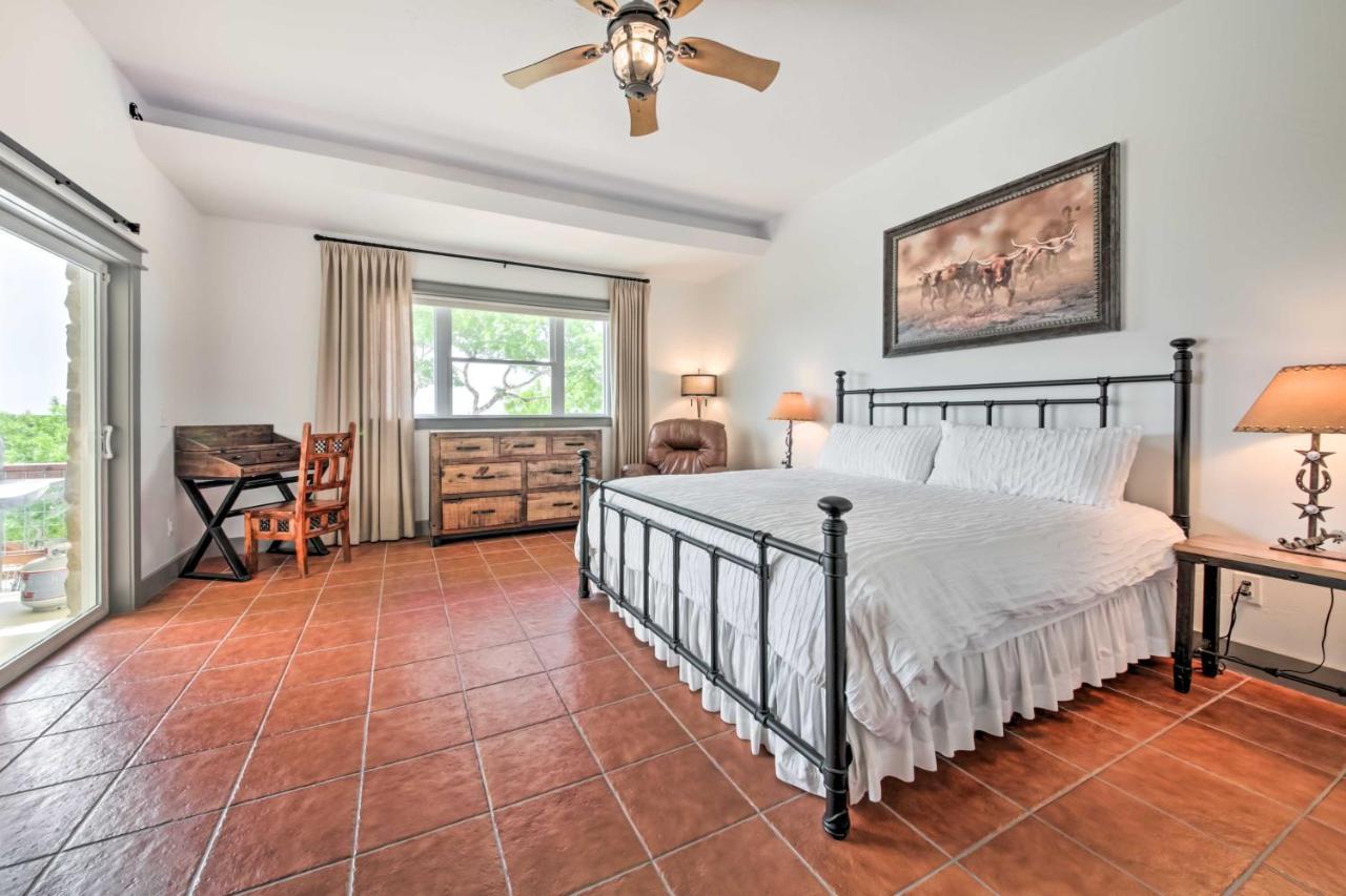 Вилла Ladera Wimberley Estate On 13 Acres With Hot Tub Экстерьер фото